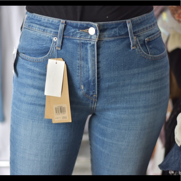 NWT Levis 721 High Rise Distressed Knee Jeans - Picture 3 of 4